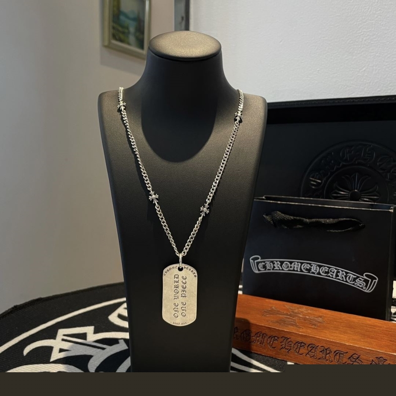 Ch**me He**ts necklaces